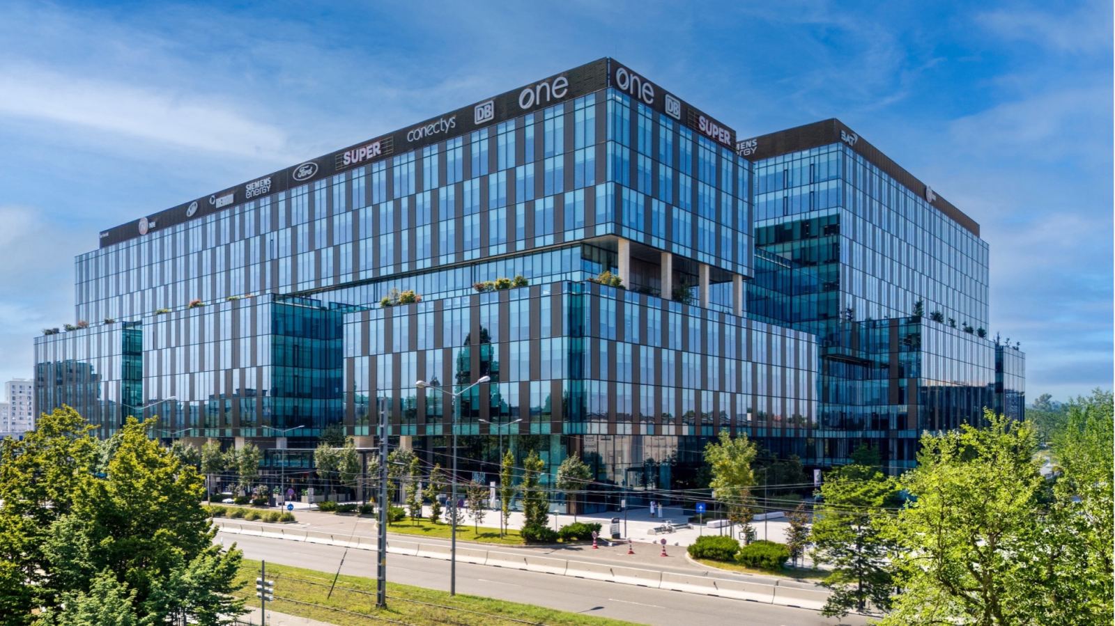 One United Properties anunță contractarea integrală a portofoliului de birouri