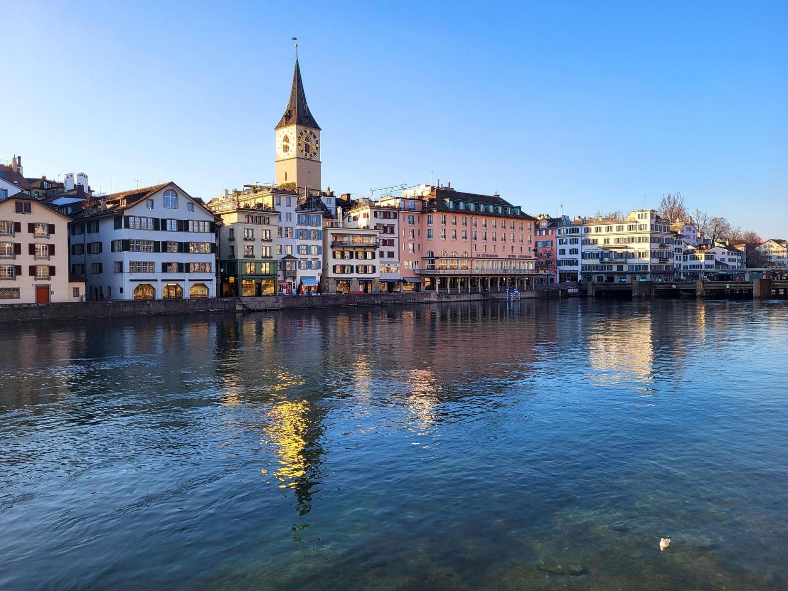 Riscurile de bulă imobiliară: Zurich și Tokyo pe primul loc