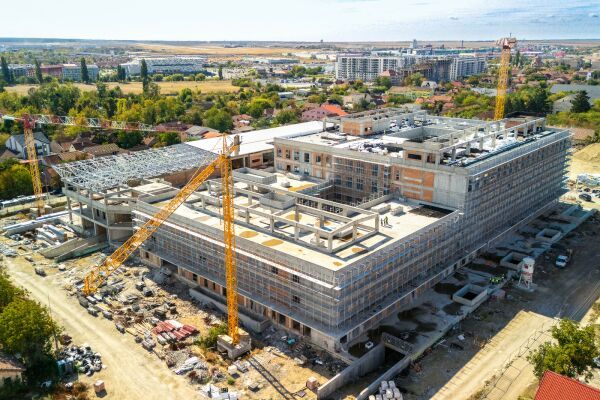 Finalizarea structurii de beton a Spitalului de Boli Infecțioase și Pneumologie din Oradea