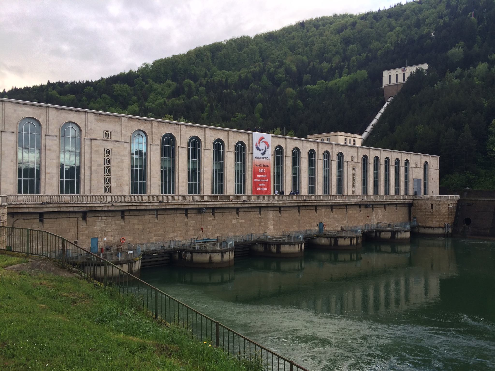 Nici un ofertant pentru retehnologizarea centralei hidroelectrice Stejaru