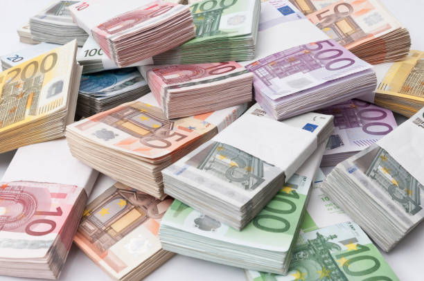 Peste 600 mil lei, contracte semnate pentru unitati de producere, reciclarea baterii