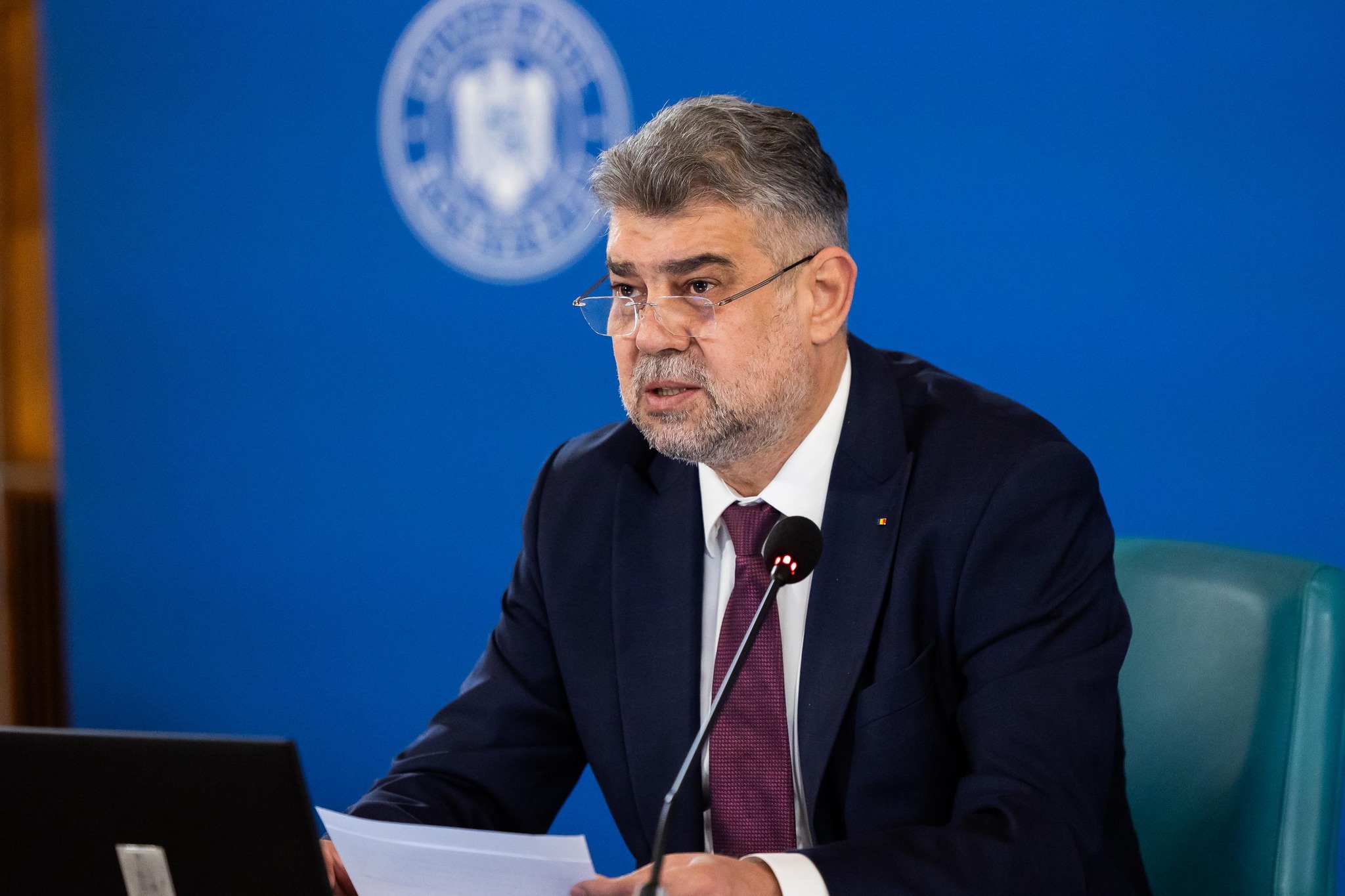 Ciolacu: Vor fi eliminate 1.800 de posturi de functionari publici