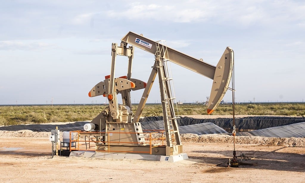 Petrol: preturi in crestere, in timp ce investitorii evalueaza noile tarife impuse de SUA