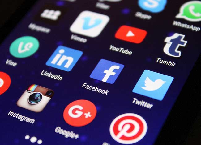 BE SOCIAL !!!